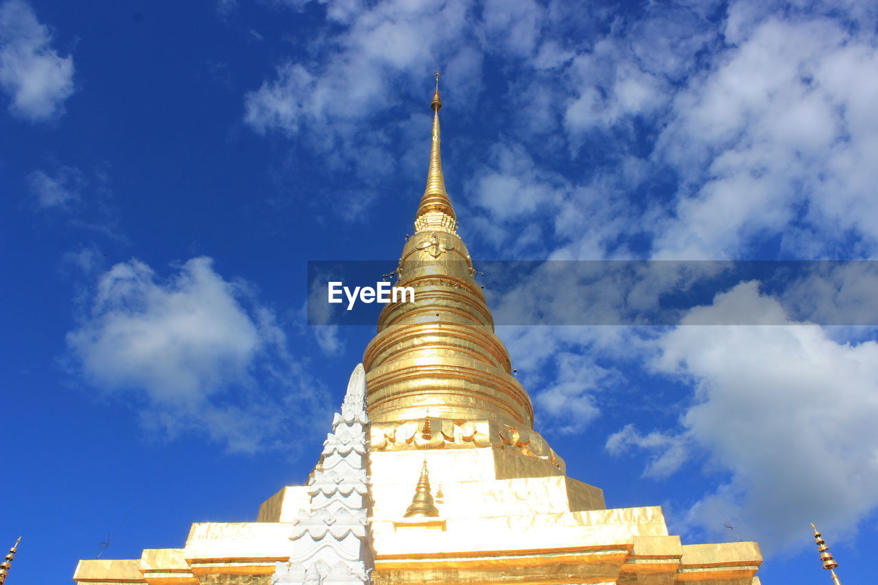 LOW ANGLE VIEW OF PAGODA