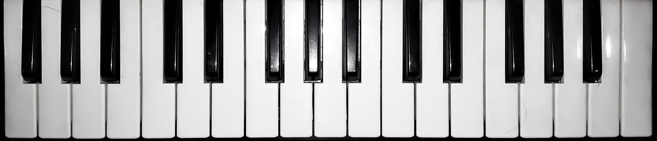 CLOSE-UP OF PIANO KEYS IN STAGE