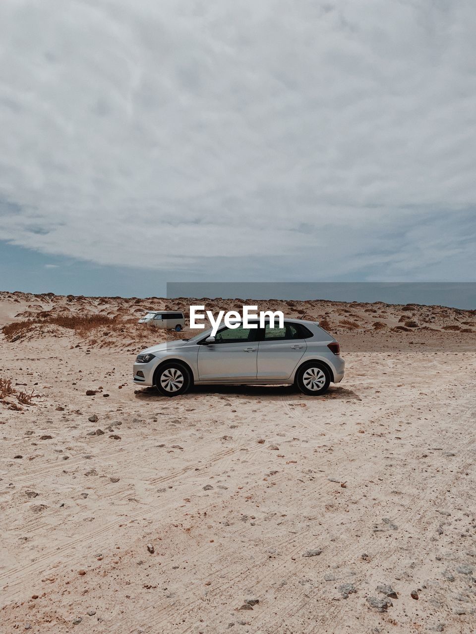 VINTAGE CAR ON DESERT