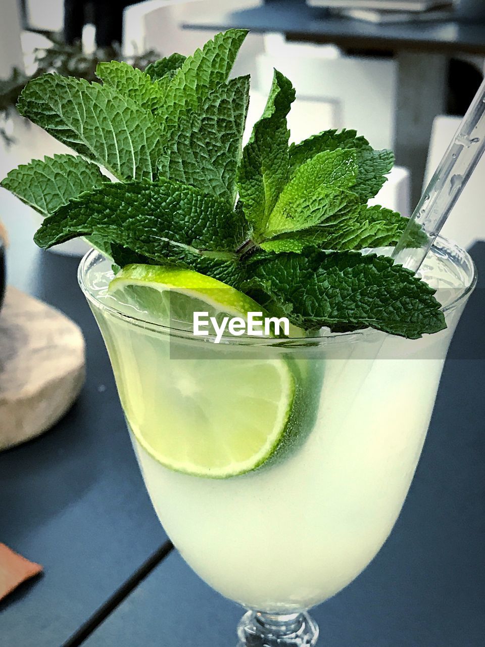 CLOSE-UP OF FRESH DRINK ON TABLE