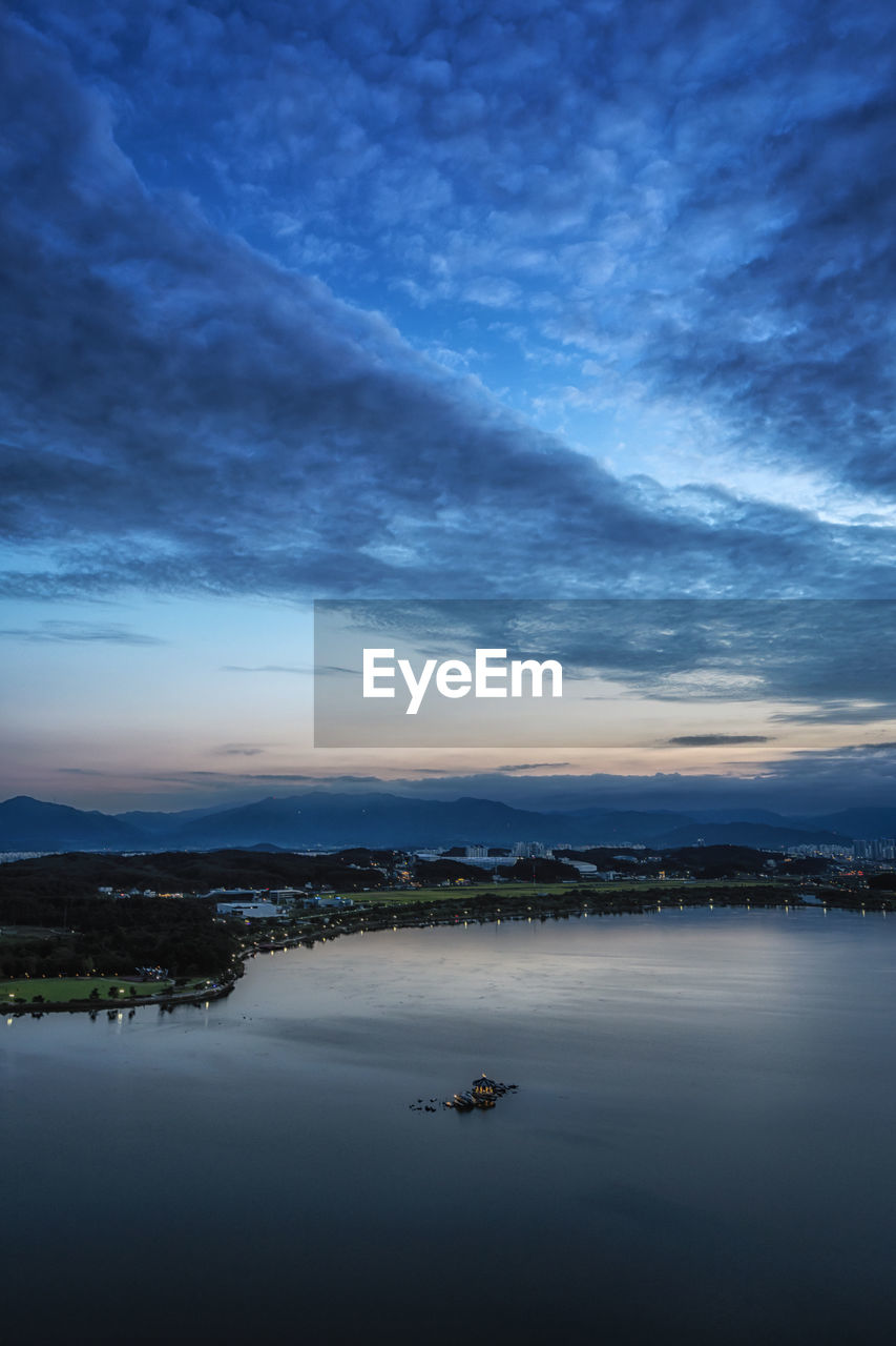 Sunset view over gyeongpoho lake a famous landmark in gangneung, south korea