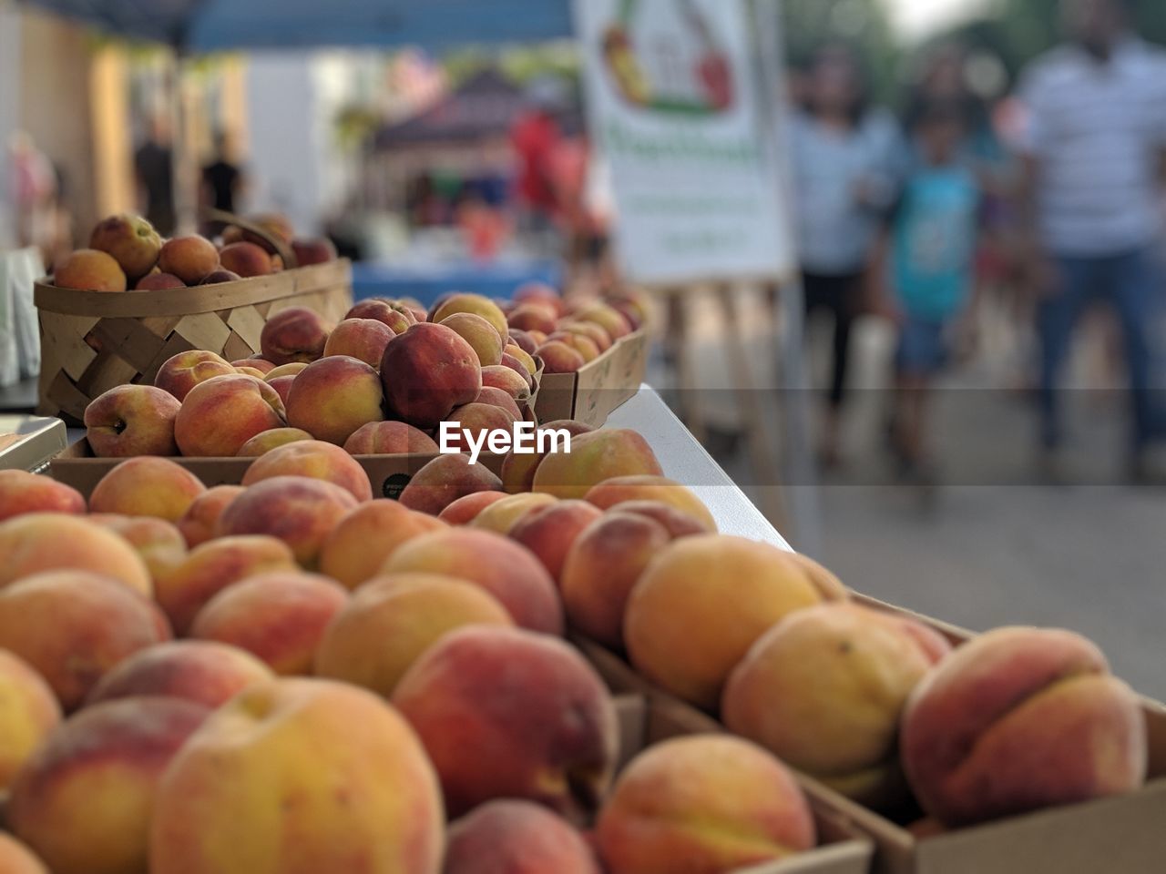 CLOSE-UP OF FRUITS FOR SALE IN MARKET