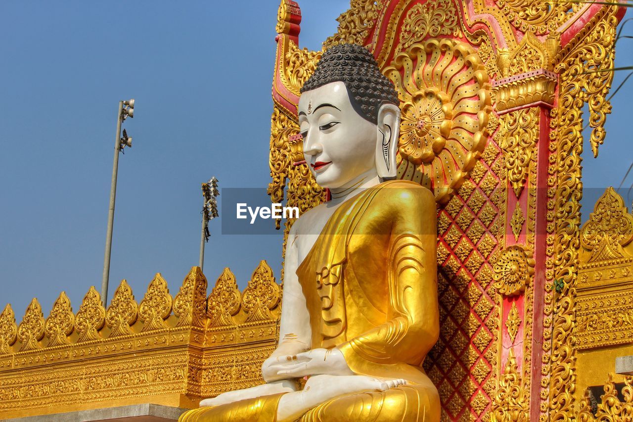 LOW ANGLE VIEW OF TEMPLE OF TEMPLE