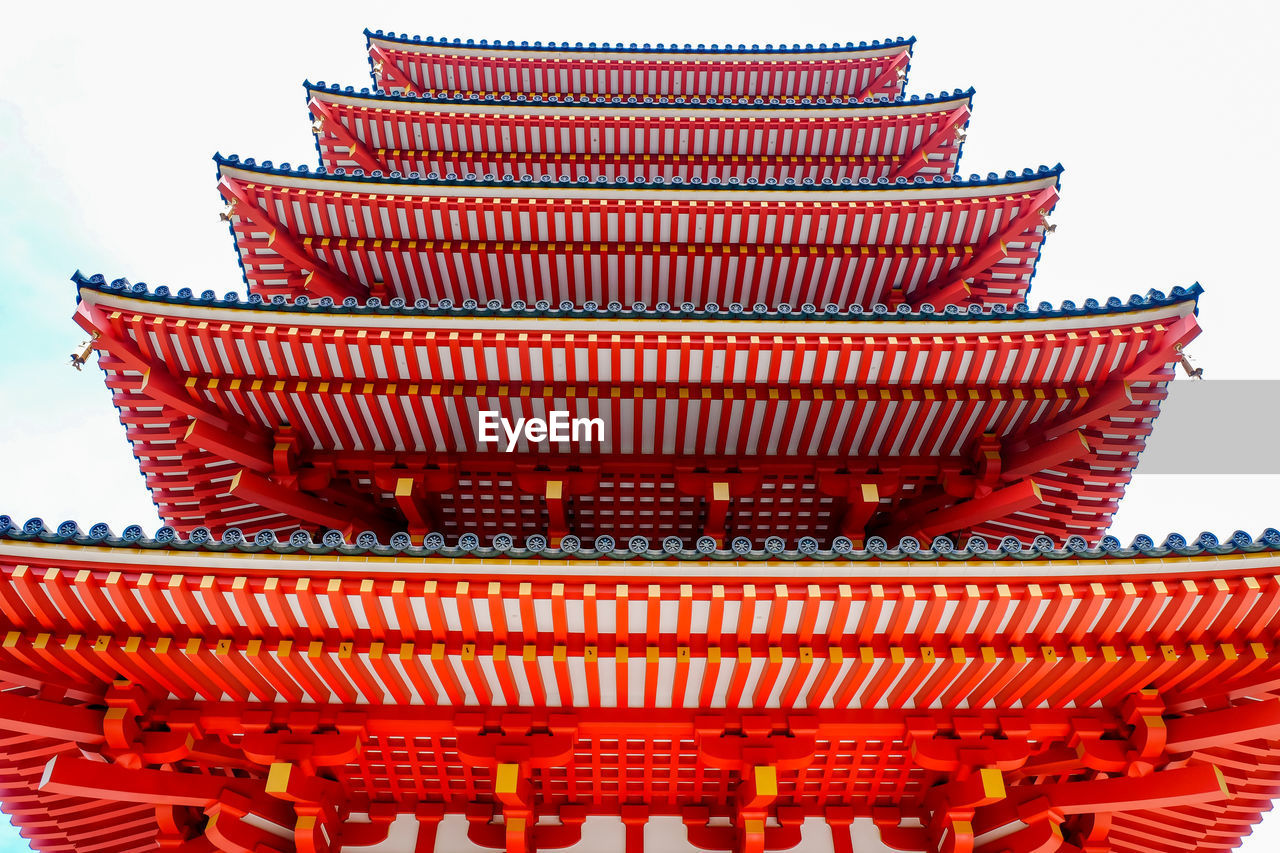 Low angle view of takahatafudotake kongo temple