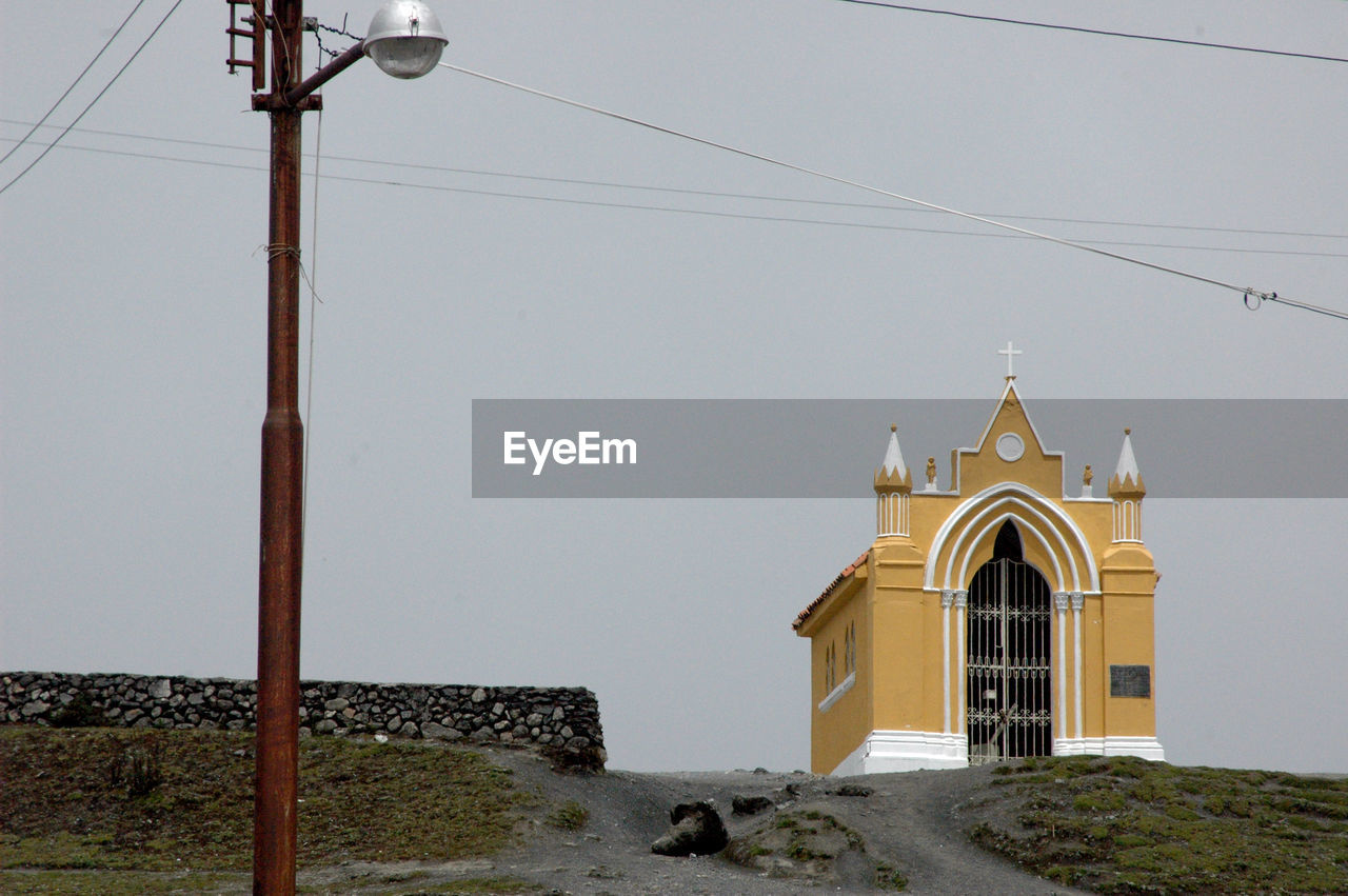 LOW ANGLE VIEW OF CATHEDRAL AGAINST SKY