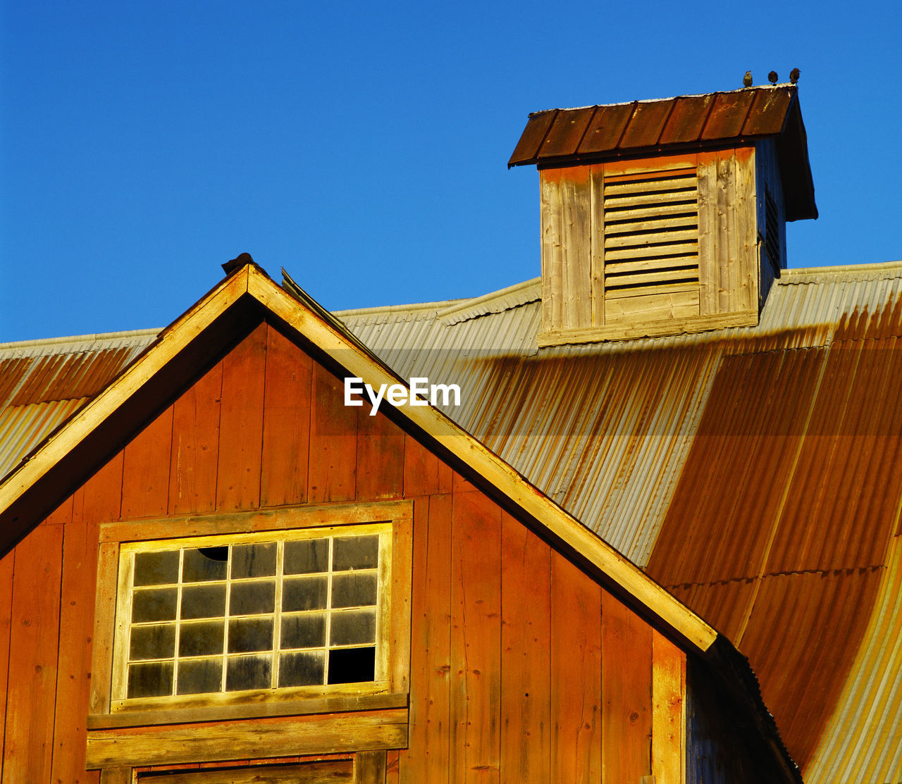 A barn in north hero, vermont.