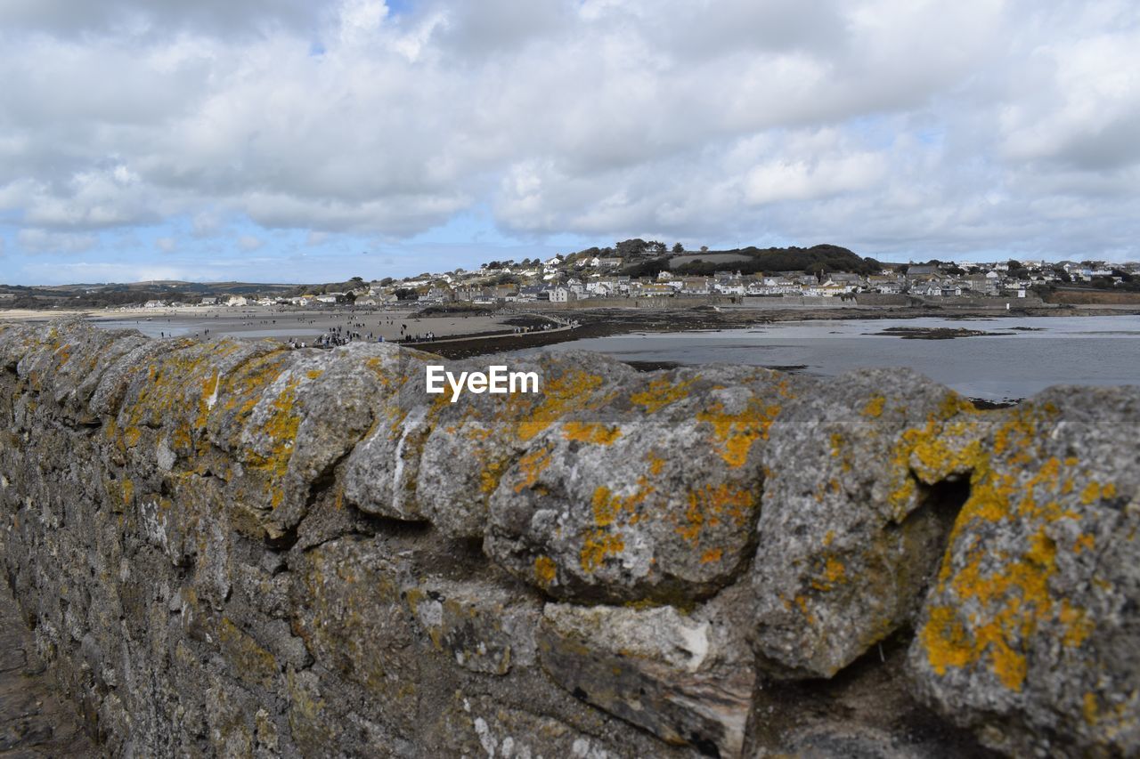 ROCKS ON SHORE