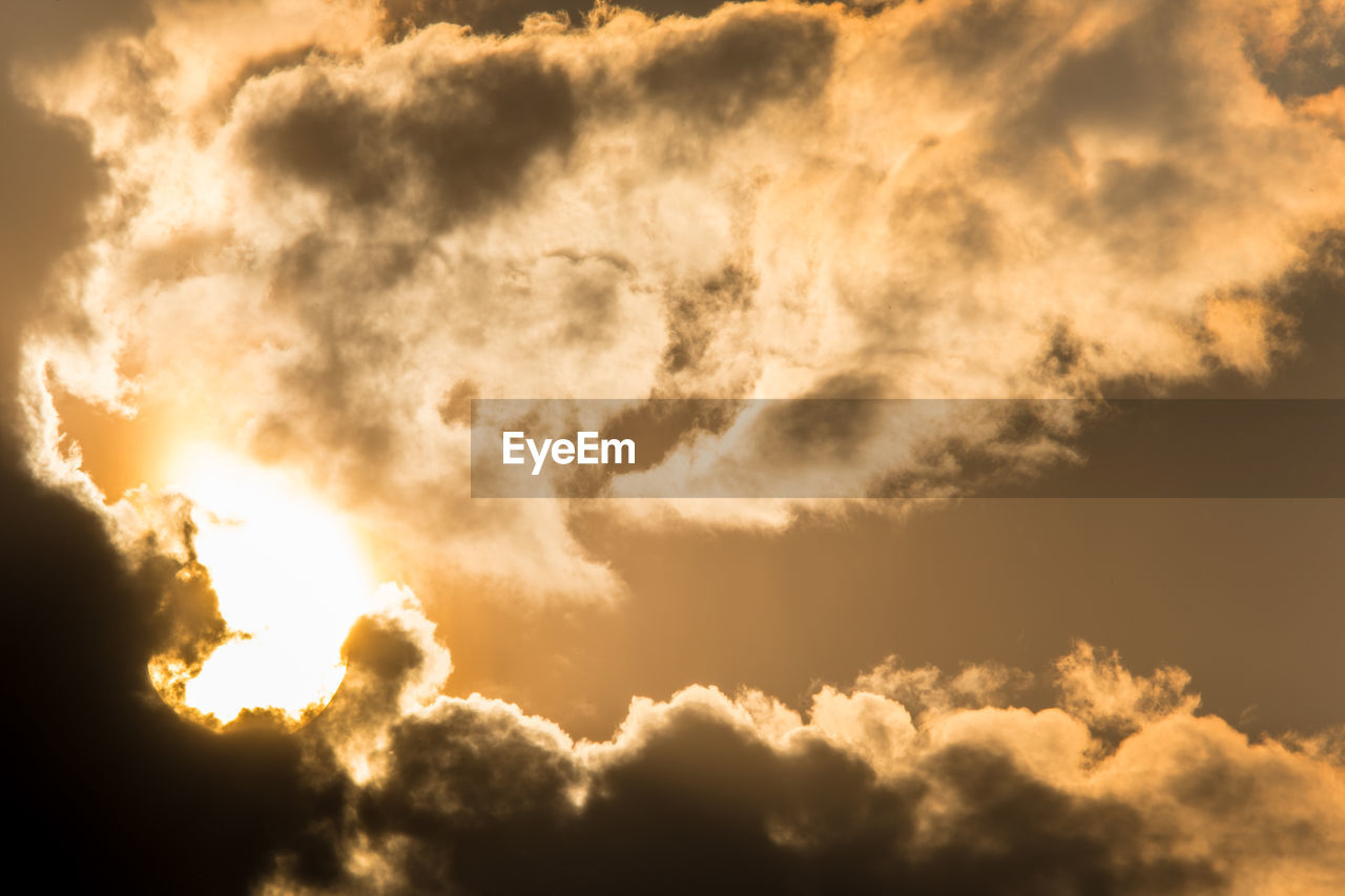 LOW ANGLE VIEW OF SKY AT SUNSET