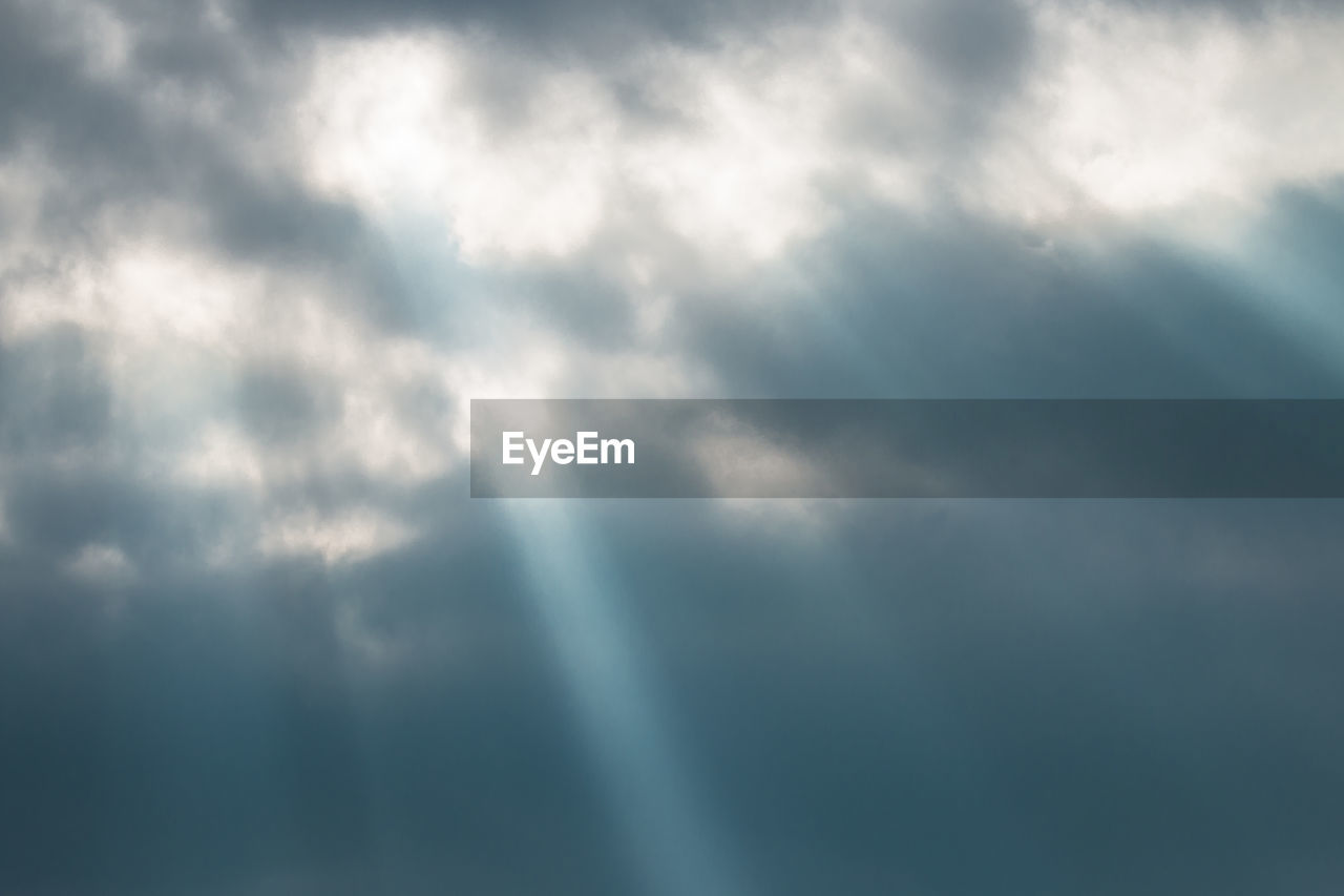 LOW ANGLE VIEW OF CLOUDY SKY