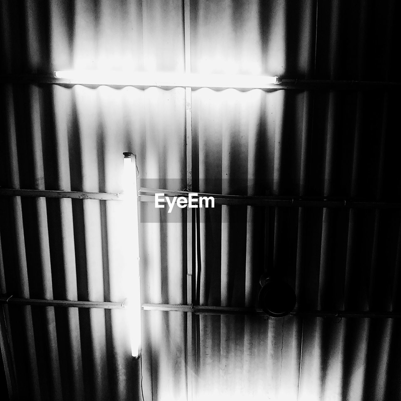 CLOSE UP OF METAL