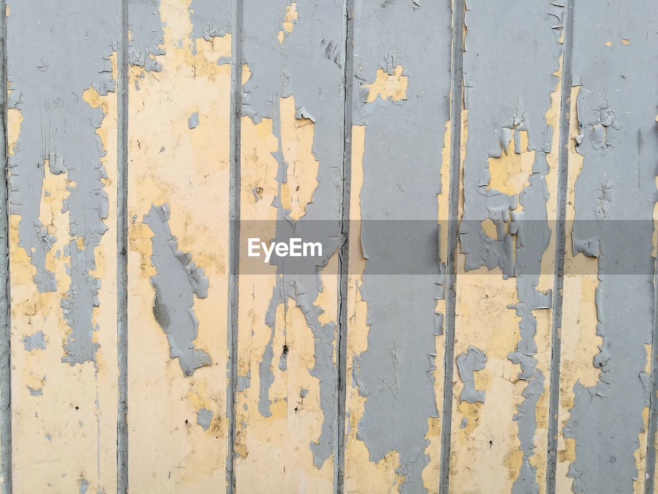 CLOSE-UP OF WEATHERED WALL