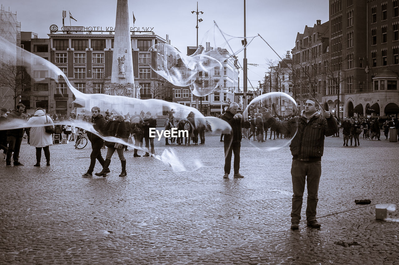 PEOPLE IN CITY