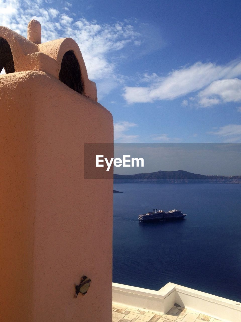 VIEW OF BOATS IN SEA