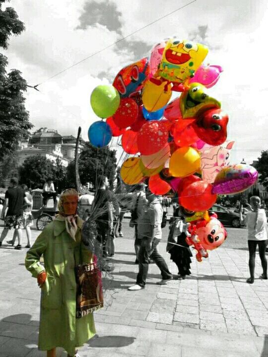 MULTI COLORED BALLOONS