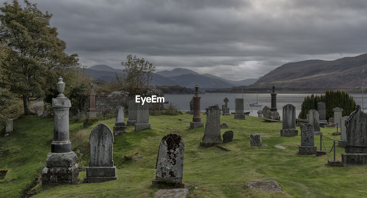 PANORAMIC VIEW OF CEMETERY