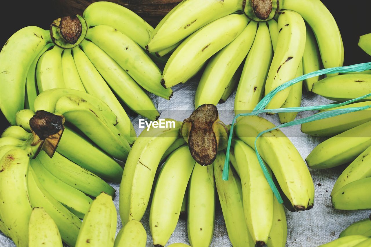 CLOSE-UP OF BANANAS AT MARKET STALL