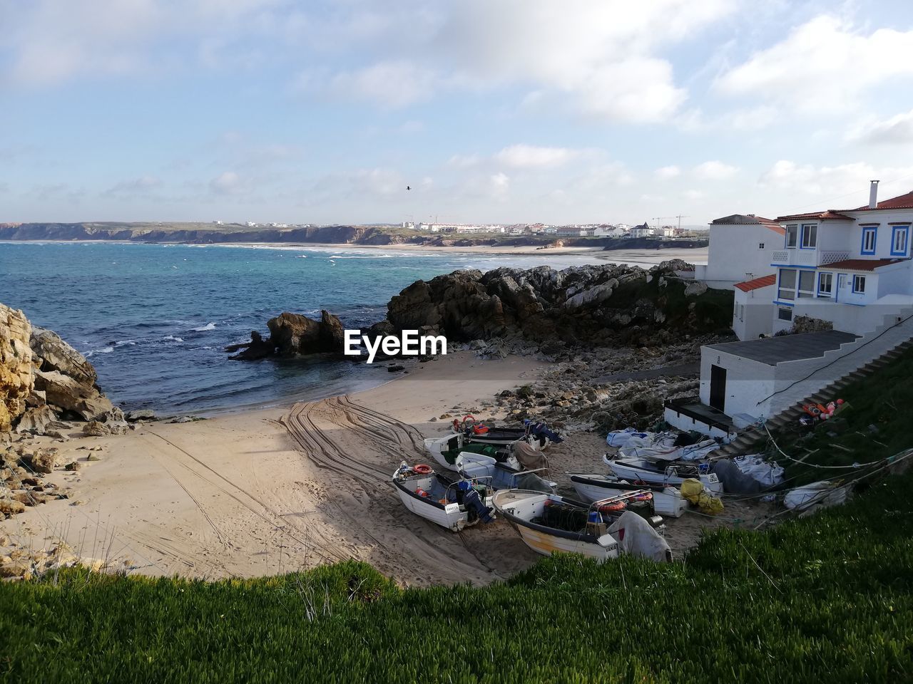 HIGH ANGLE VIEW OF BEACH