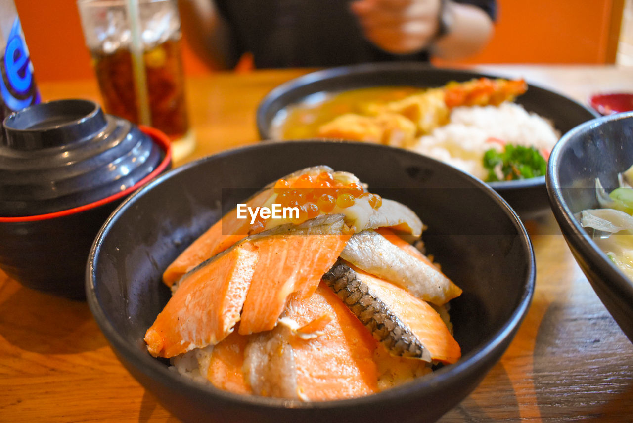 Salmon rice topped with fish roe