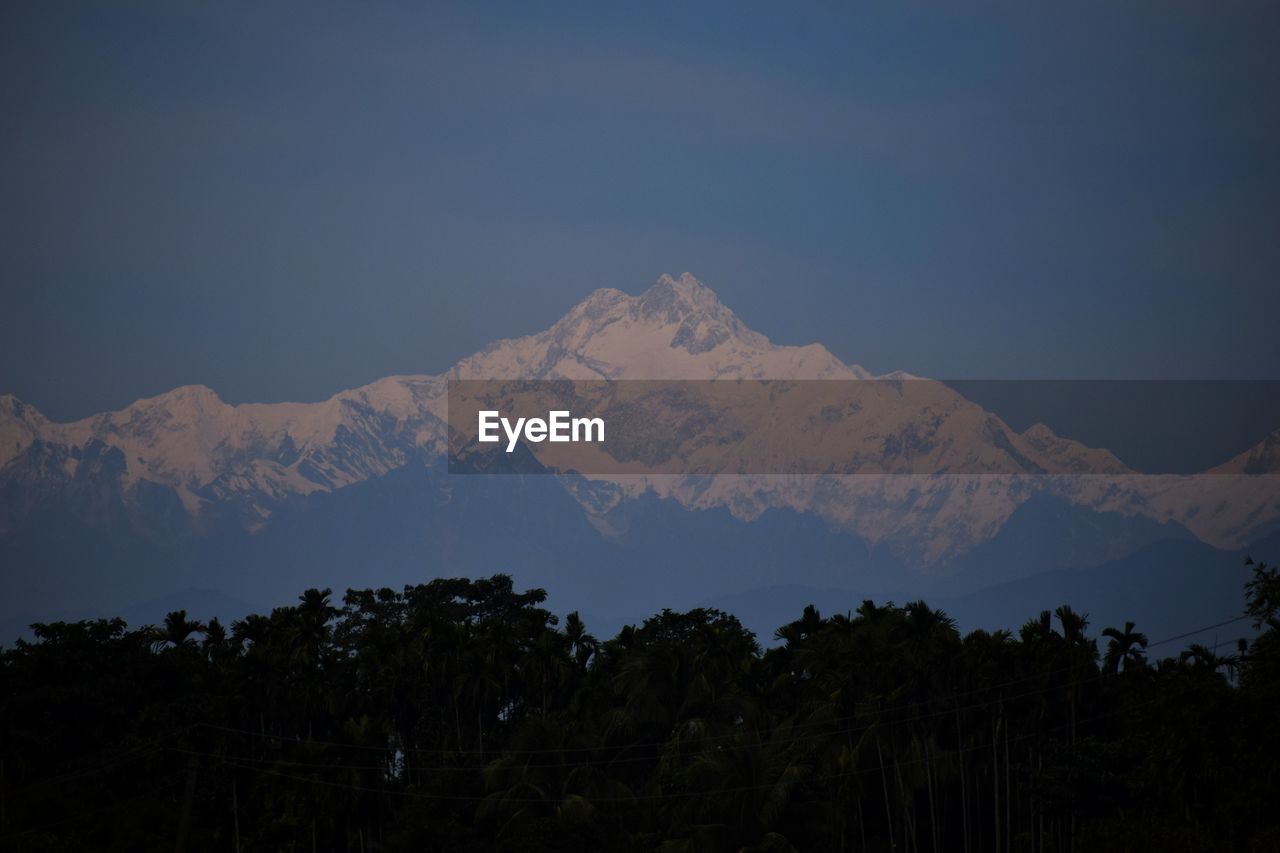 SCENIC VIEW OF MOUNTAIN AGAINST SKY