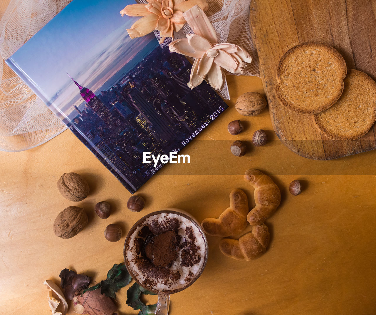 HIGH ANGLE VIEW OF ICE CREAM AND TABLE