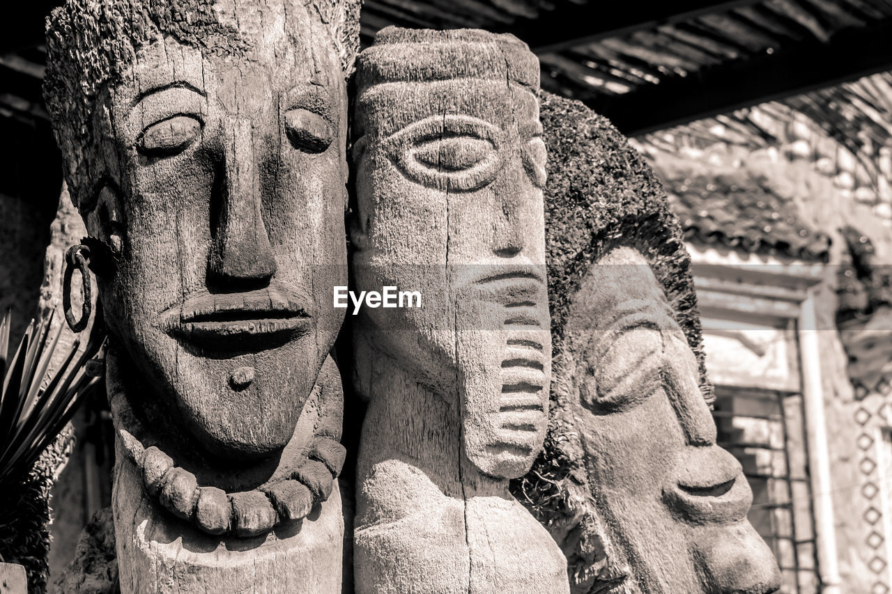 SCULPTURE OF BUDDHA STATUE IN TEMPLE