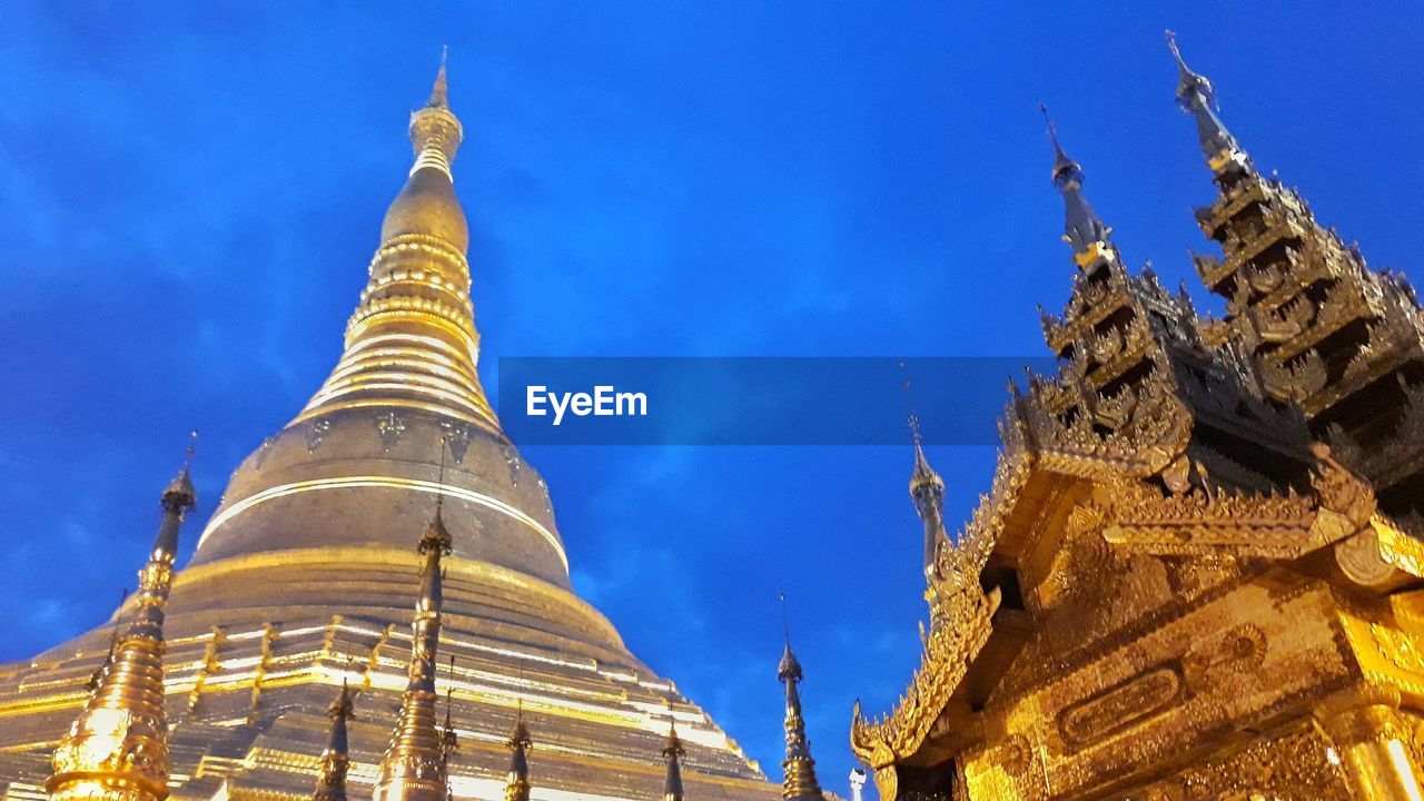 LOW ANGLE VIEW OF PAGODA AGAINST CLEAR SKY