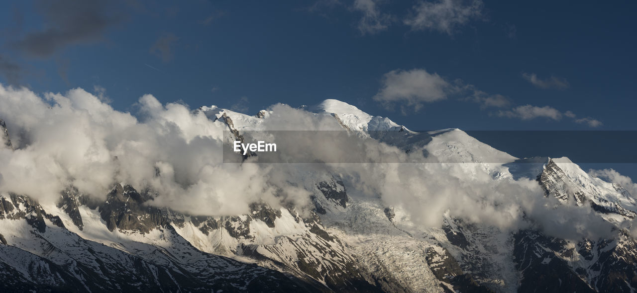 Panoramic o les aiguilles de chamonix and the mont blanc, 4808 meters