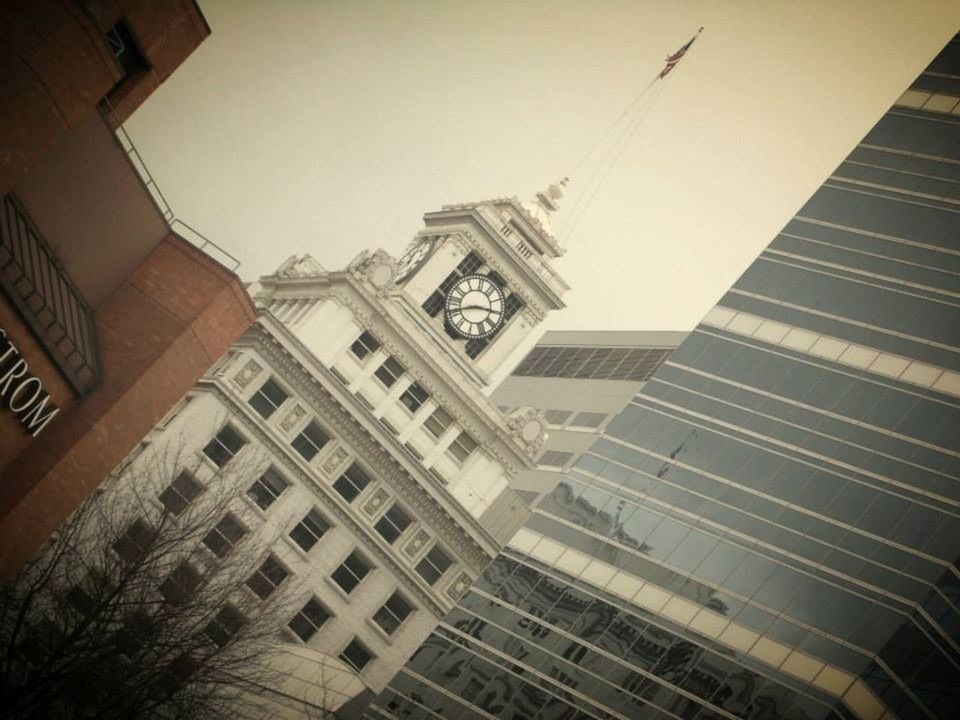 LOW ANGLE VIEW OF BUILDINGS IN CITY