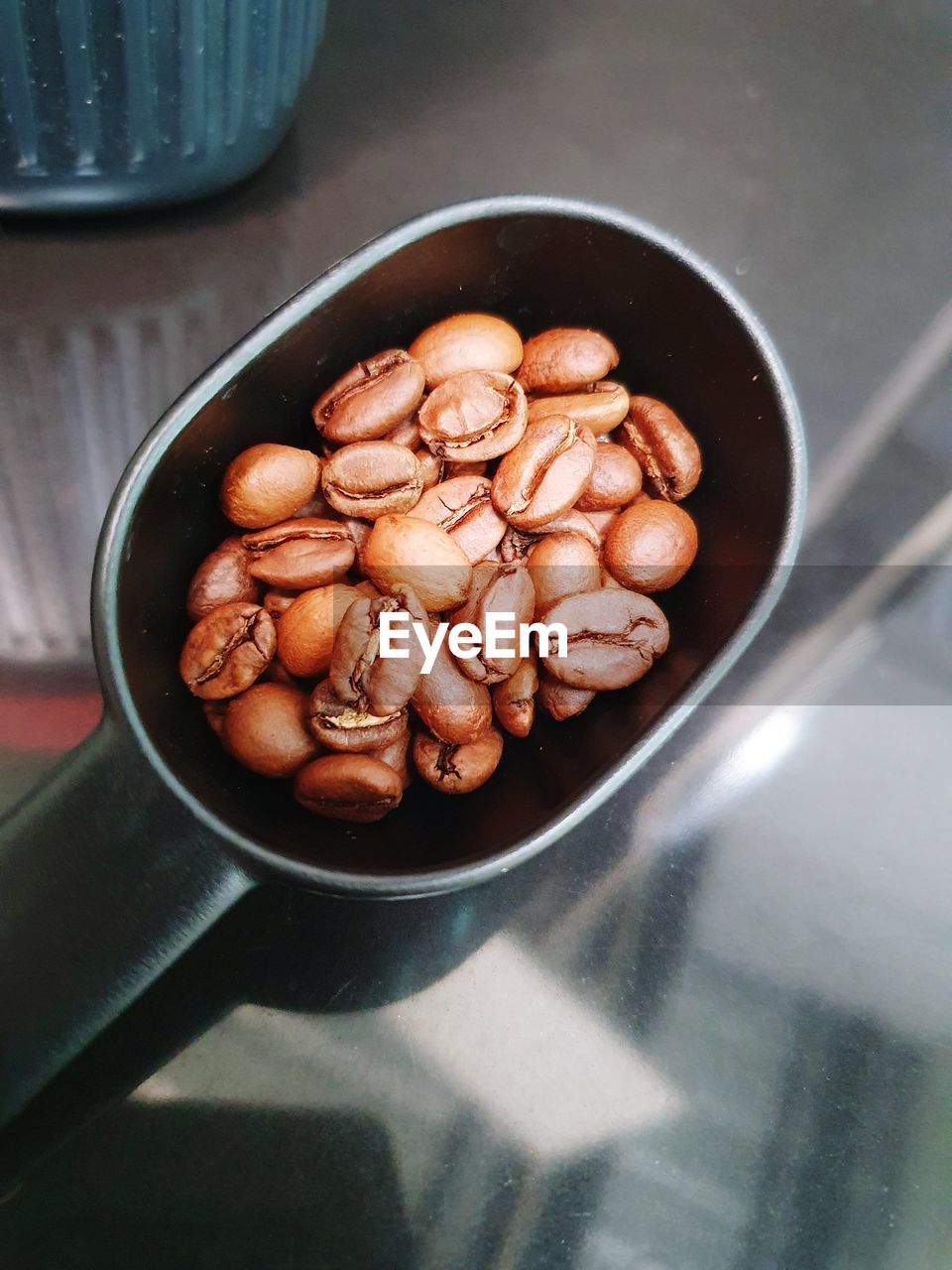 HIGH ANGLE VIEW OF BREAKFAST IN PLATE ON TABLE