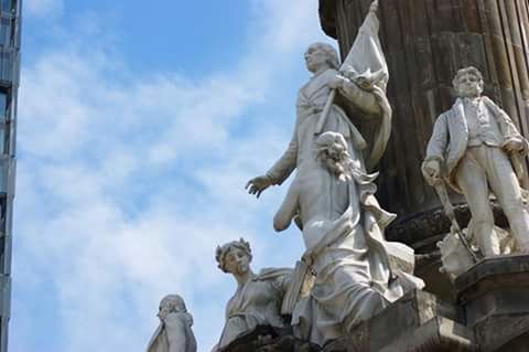 LOW ANGLE VIEW OF STATUE AGAINST SKY