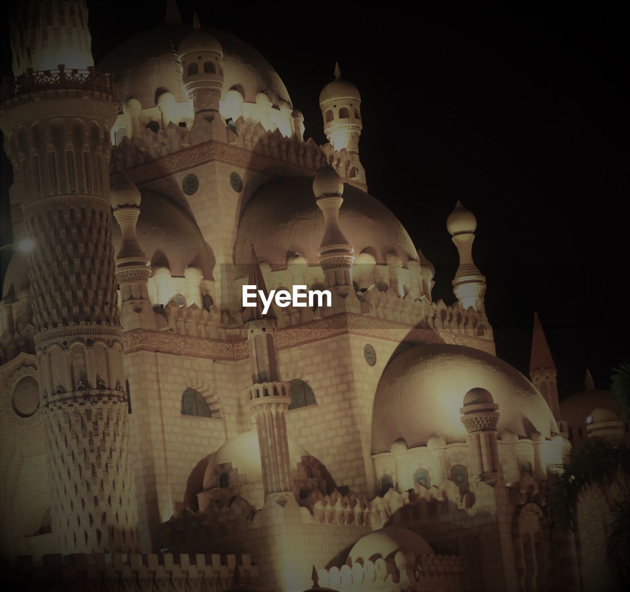 architecture, dome, religion, night, built structure, travel destinations, building exterior, history, belief, the past, place of worship, spirituality, no people, building, darkness, travel, tourism, city, illuminated, ancient