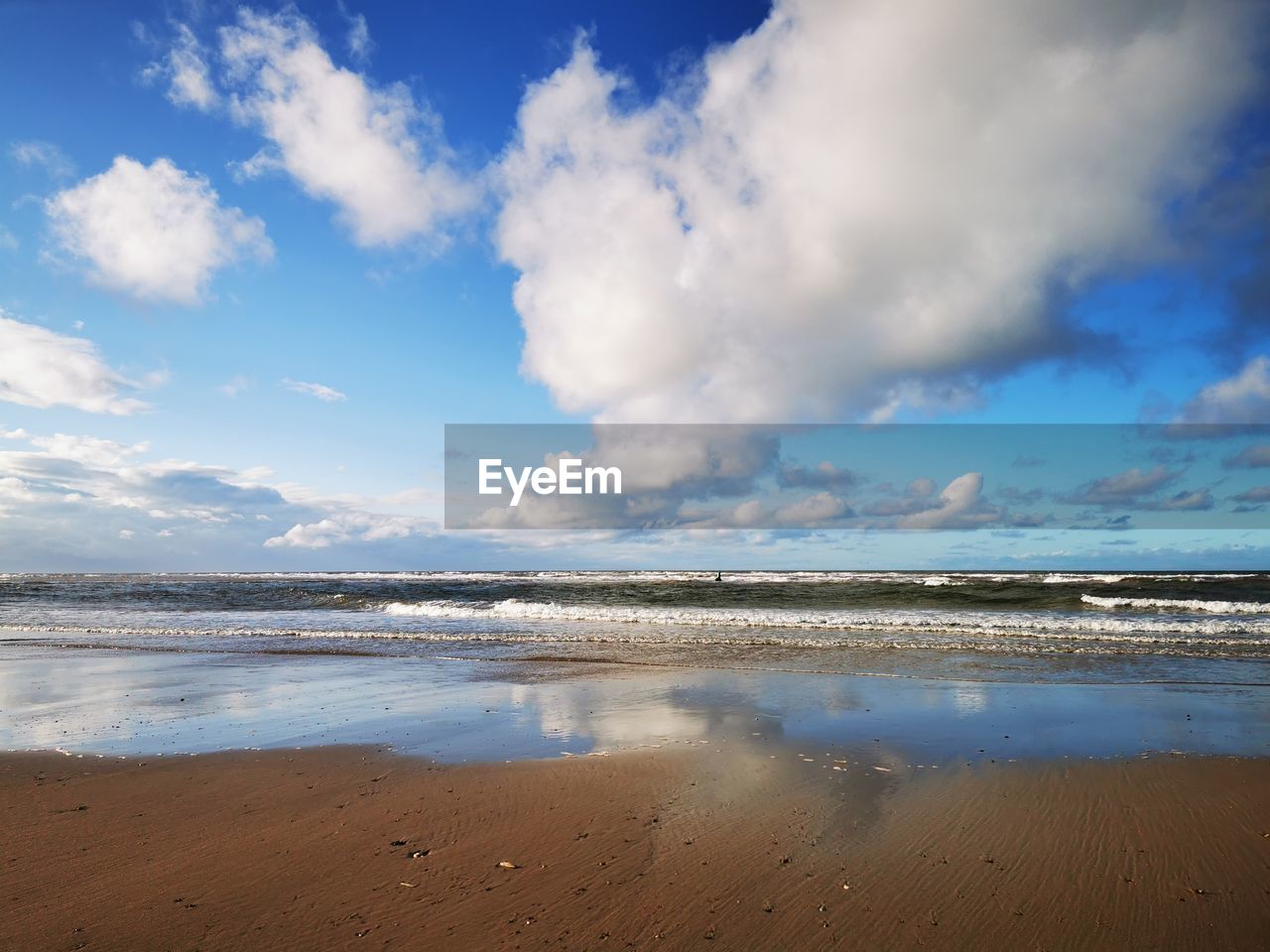 PANORAMIC VIEW OF SEA AGAINST SKY