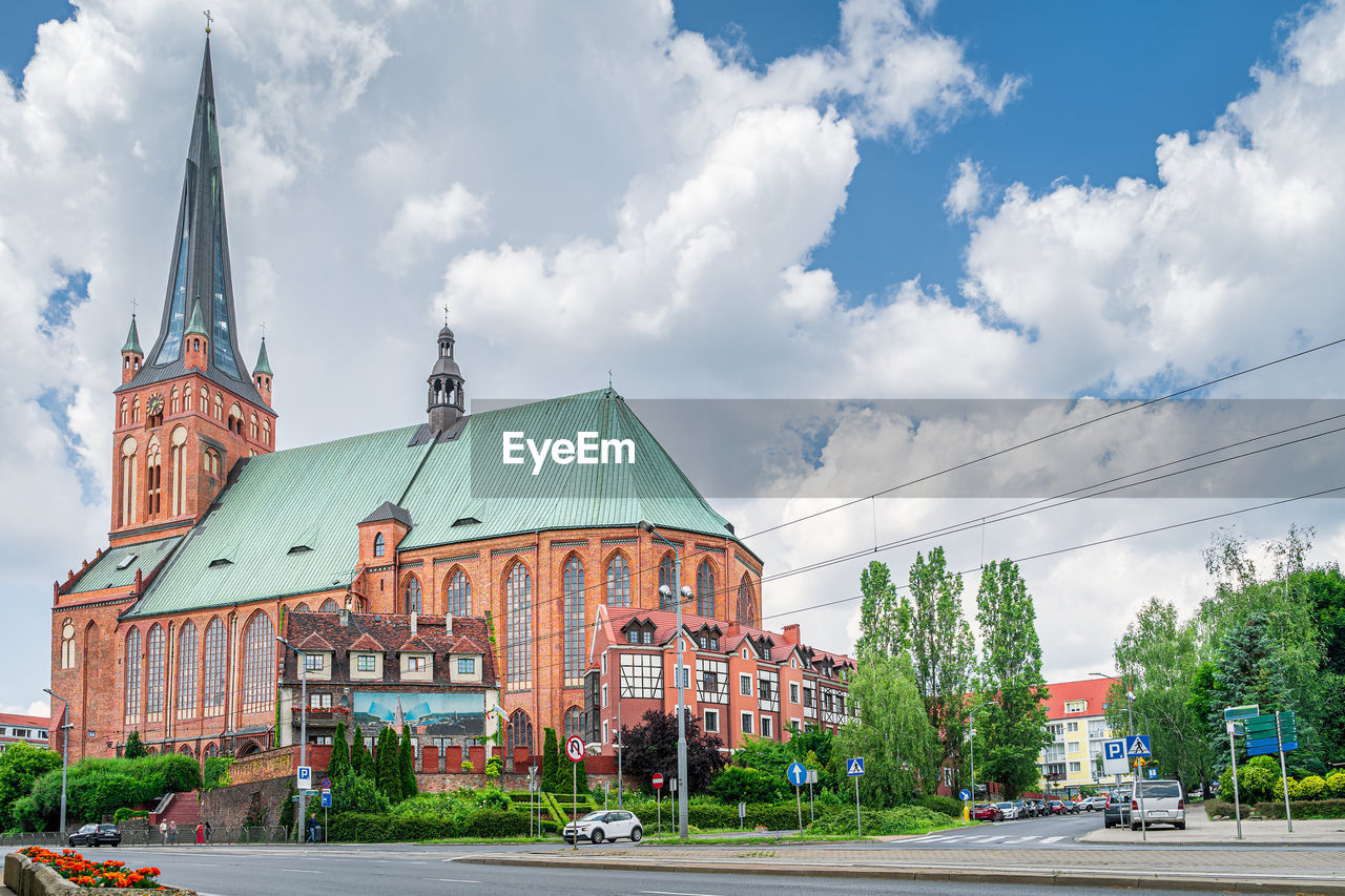 TRADITIONAL BUILDING AGAINST SKY