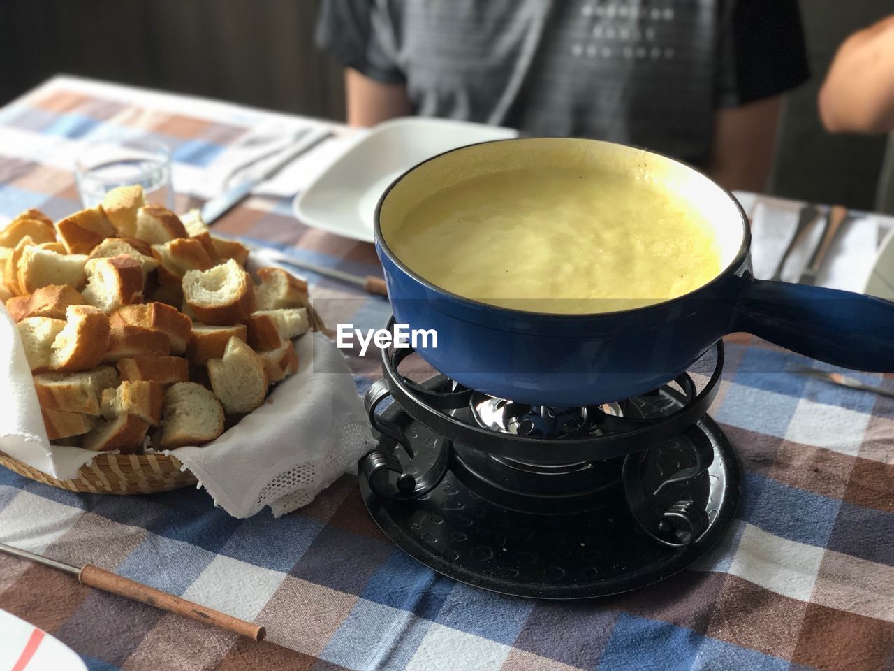 Family fondue night