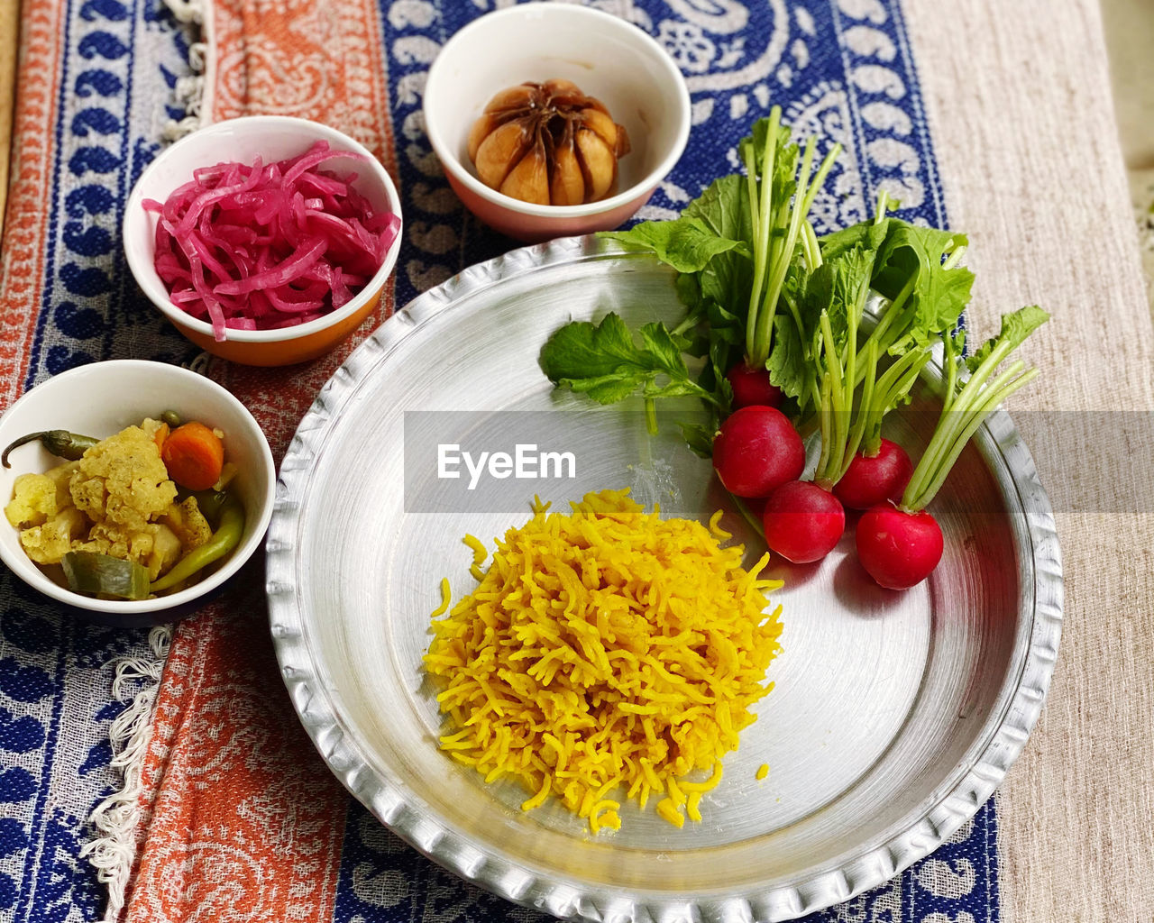 HIGH ANGLE VIEW OF FRUIT SALAD ON TABLE