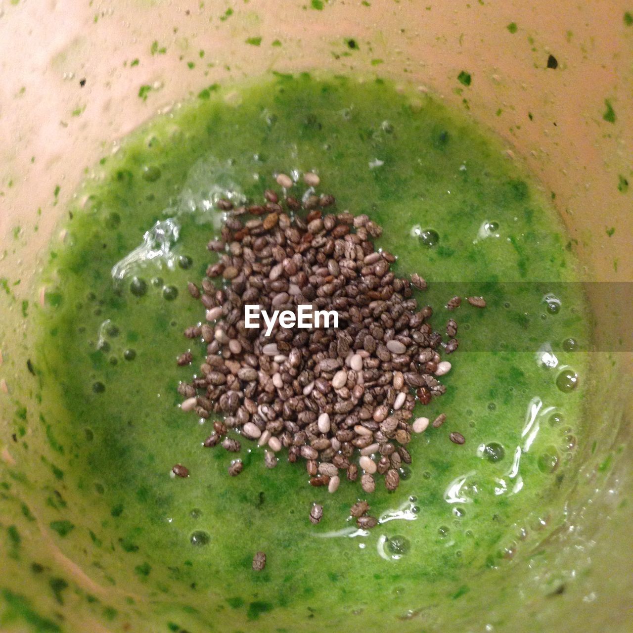 CLOSE-UP OF FOOD IN BOWL