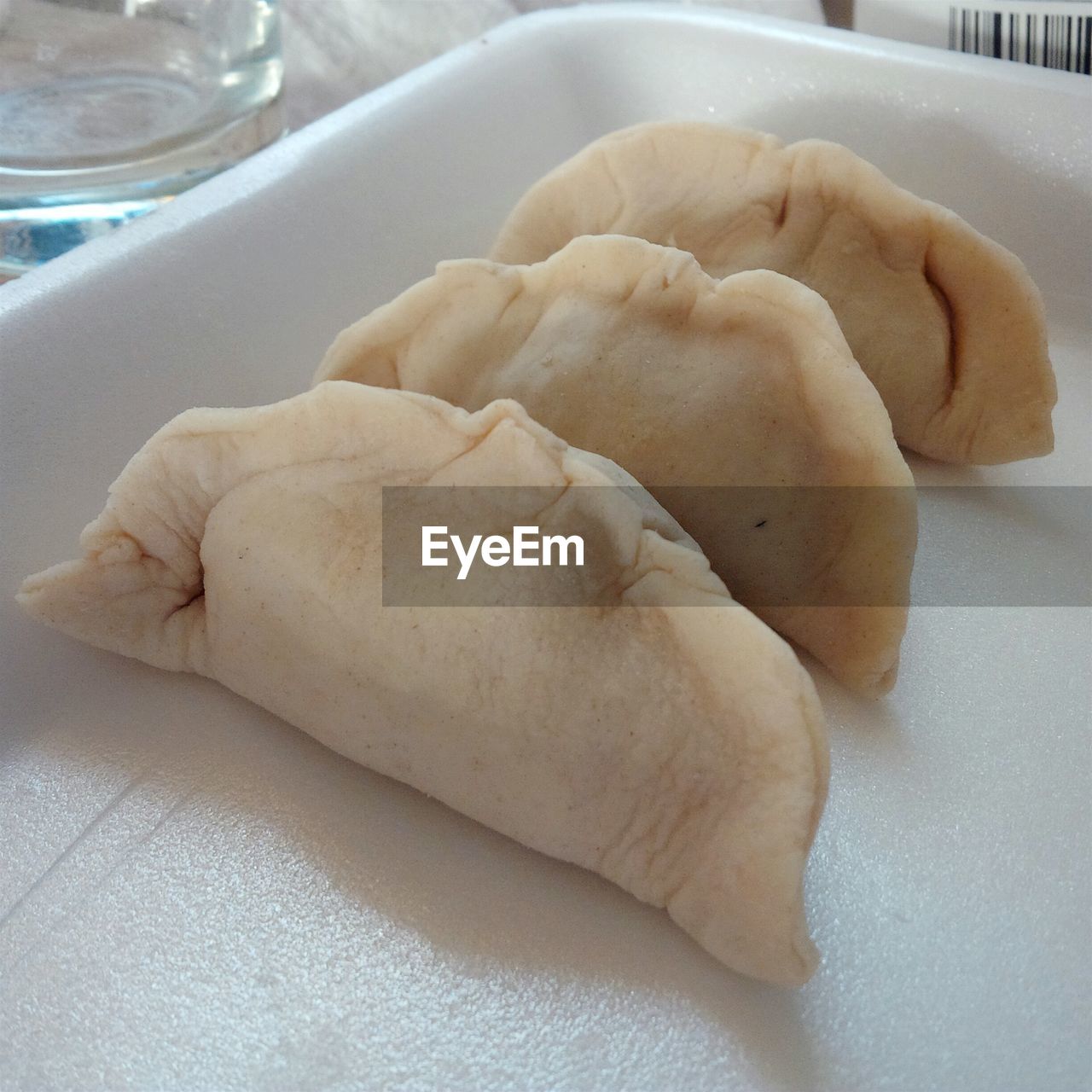 Close-up of chinese food wontons in tray