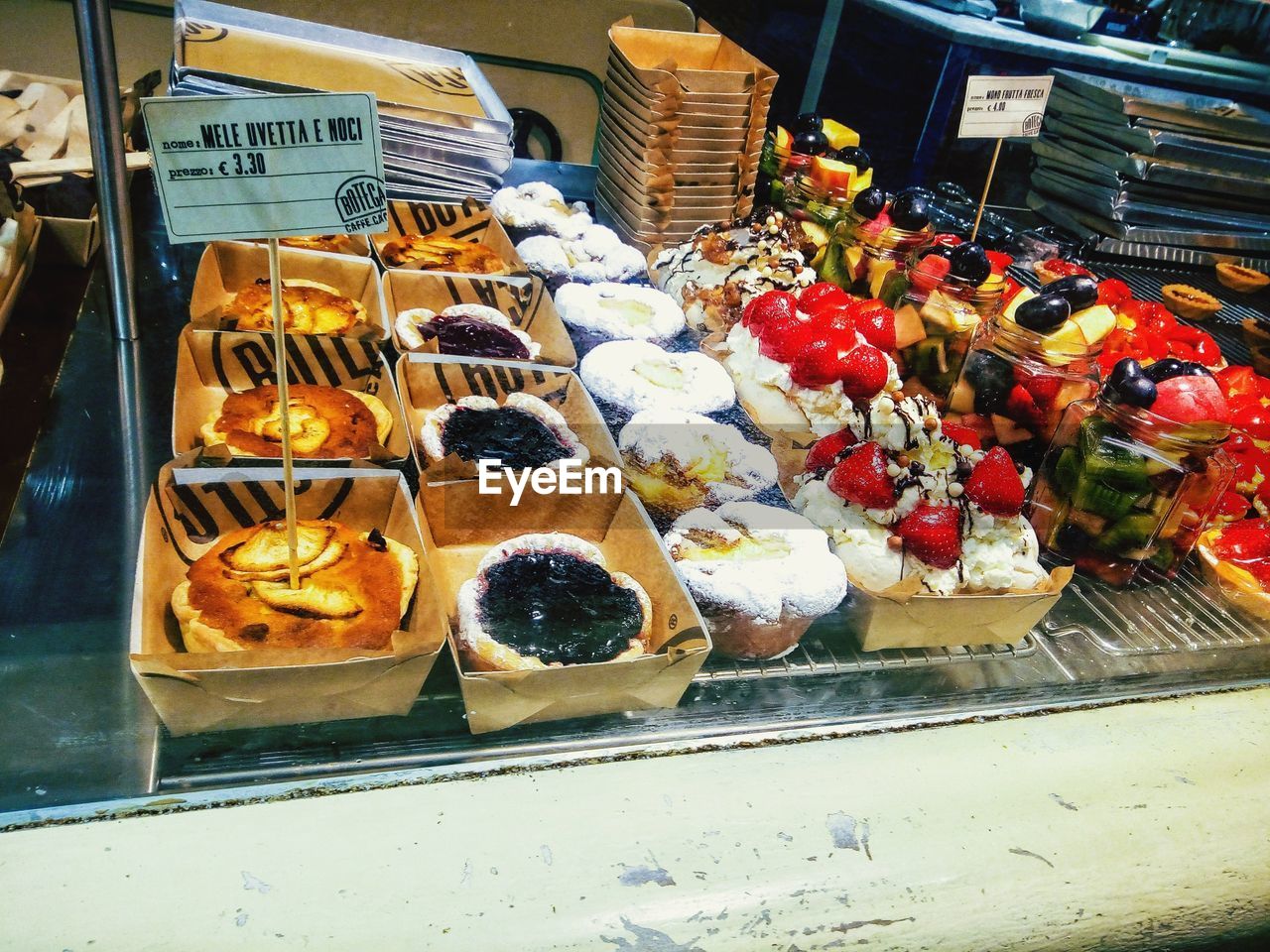 HIGH ANGLE VIEW OF VARIOUS VEGETABLES FOR SALE IN SHOP