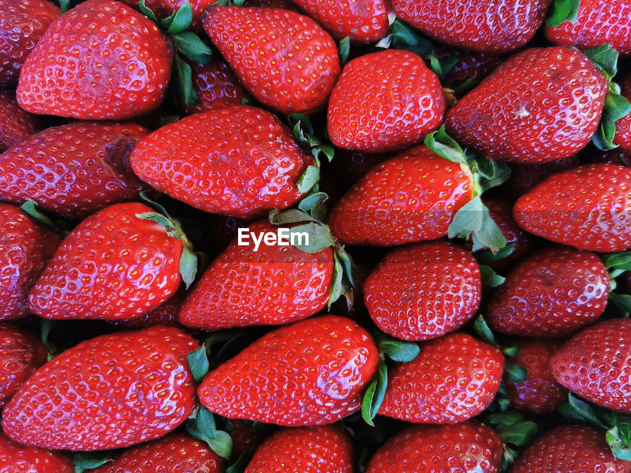 FULL FRAME SHOT OF RASPBERRIES