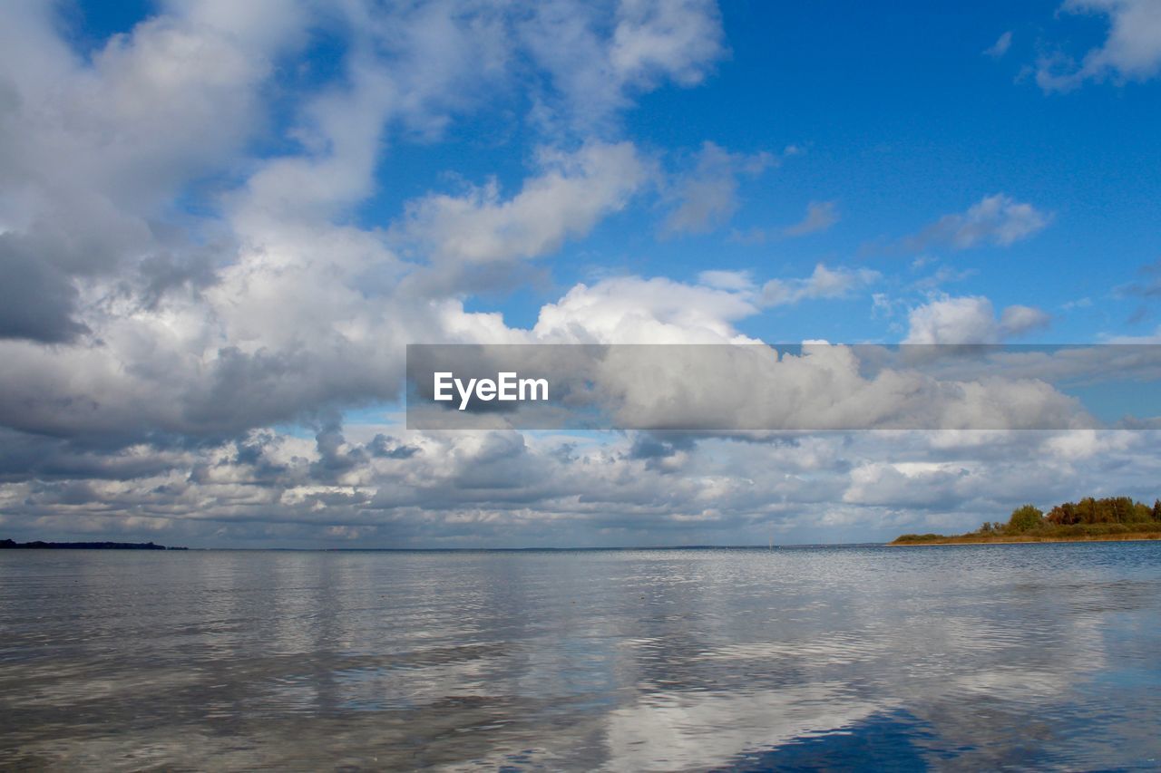 PANORAMIC VIEW OF SEA AGAINST SKY