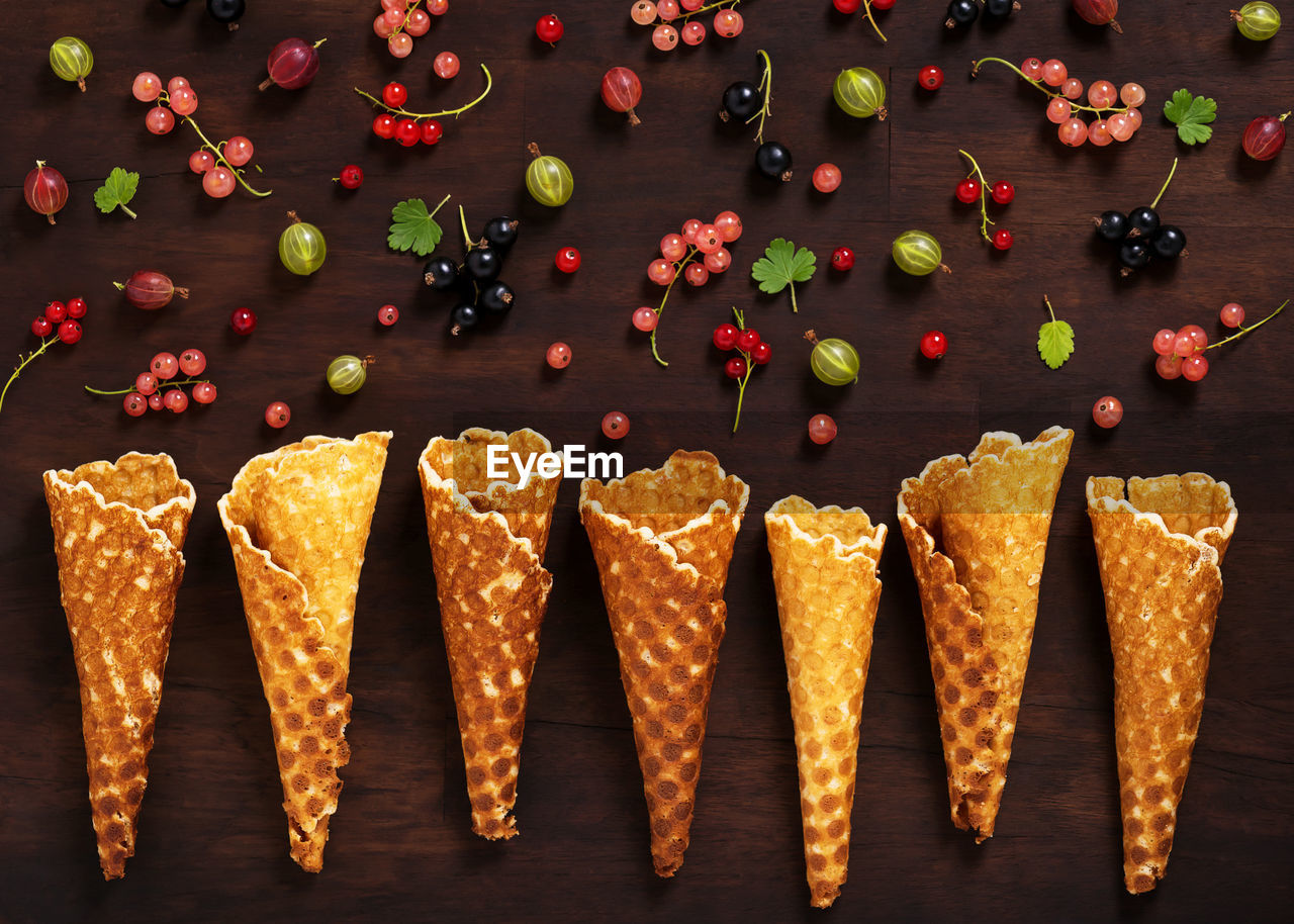 HIGH ANGLE VIEW OF FRUITS ON TABLE