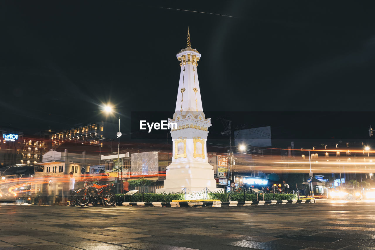 ILLUMINATED BUILDINGS AT NIGHT