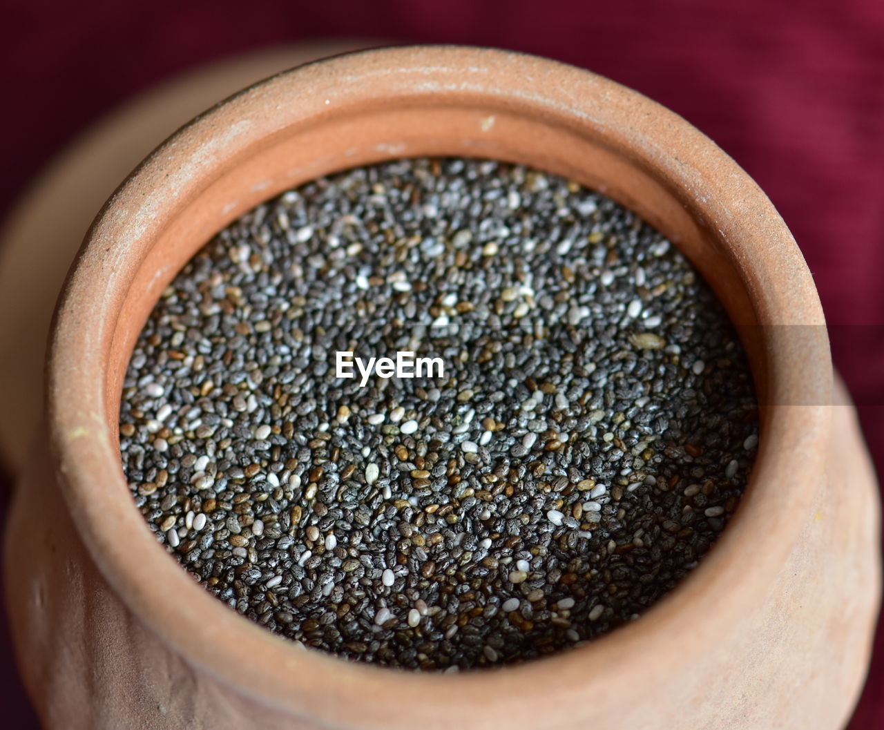 HIGH ANGLE VIEW OF BOWL IN CONTAINER