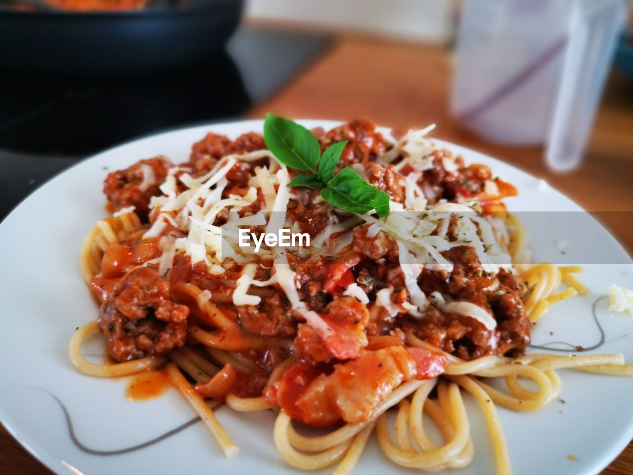 CLOSE-UP OF NOODLES SERVED IN PLATE