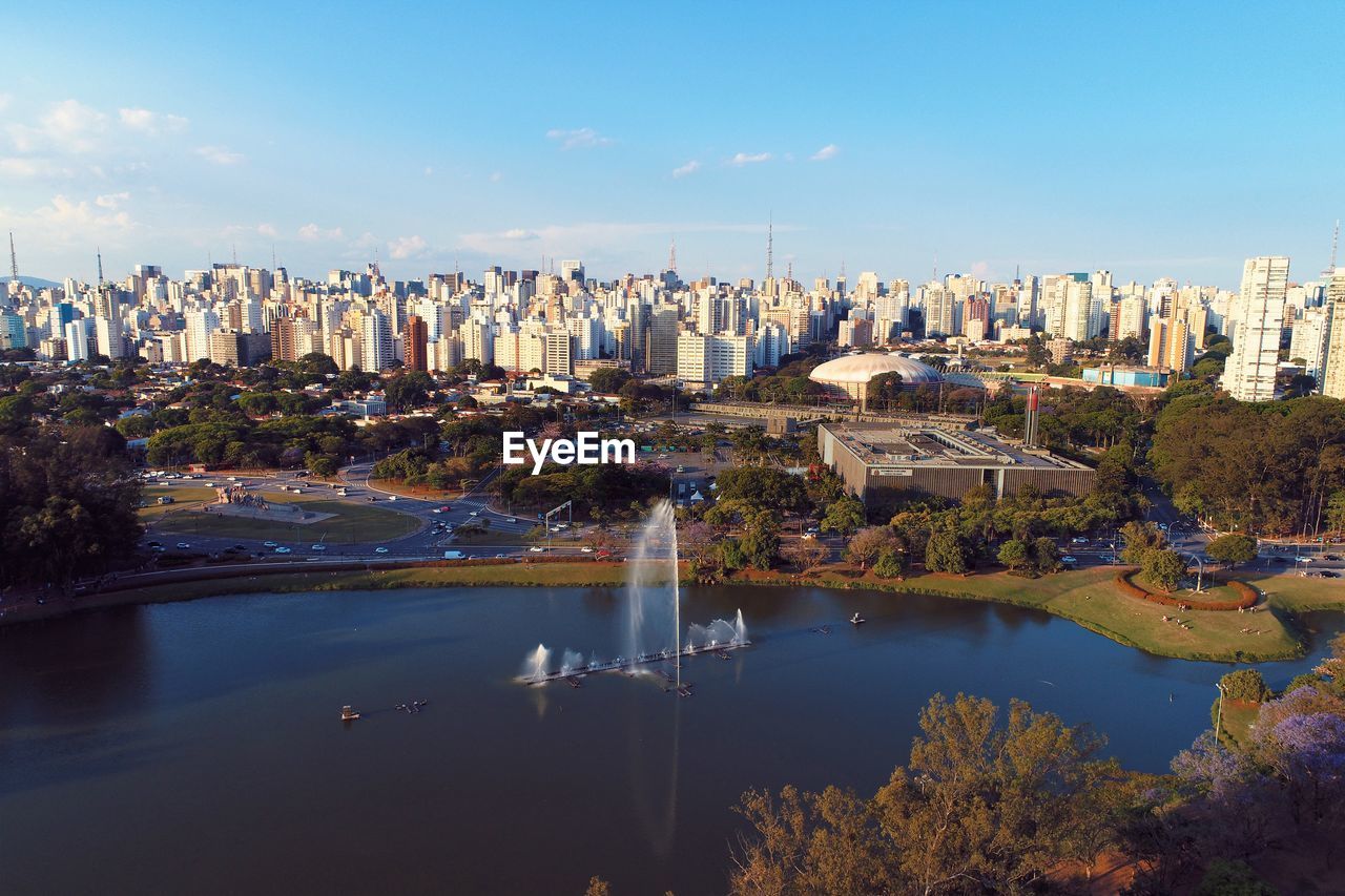 Aerial view of ibirapuera's park in the beautiful day, são paulo brazil. great landscape.