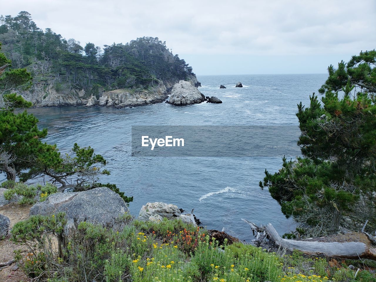 SCENIC VIEW OF SEA AND ROCKS