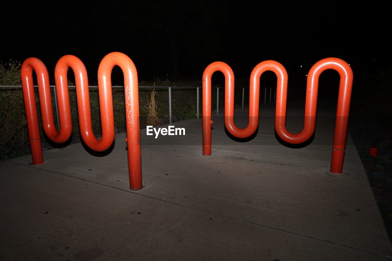 INFORMATION SIGN ON ILLUMINATED RAILING