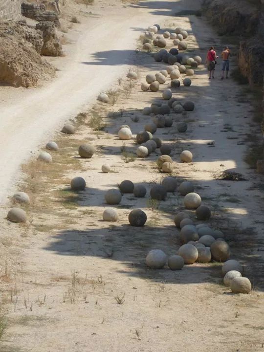 VIEW OF ROCKS