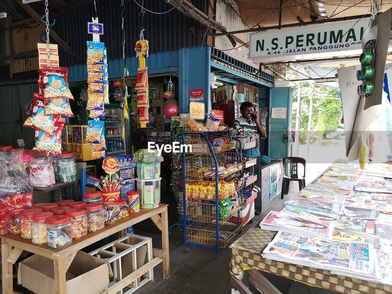 ILLUMINATED MARKET STALL FOR SALE