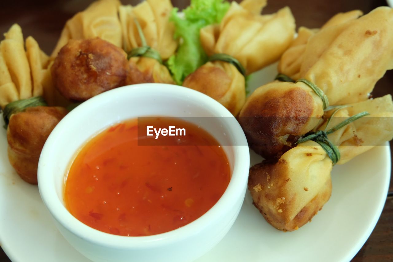 CLOSE-UP OF SERVED FOOD IN BOWL